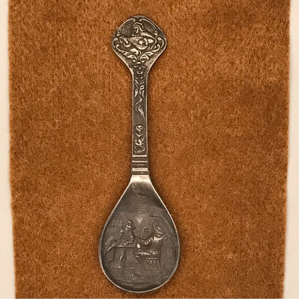 Vintage Embossed Dutch Pewter Spoon Familie Overzee limited edition 1981.